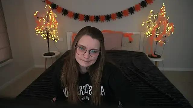 Freechat MagicPeachh_ on StripChat