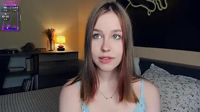 MaliaBourraine — Time to take off my top