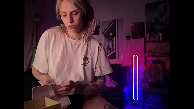 Mannarie_Madsinn on StripChat 