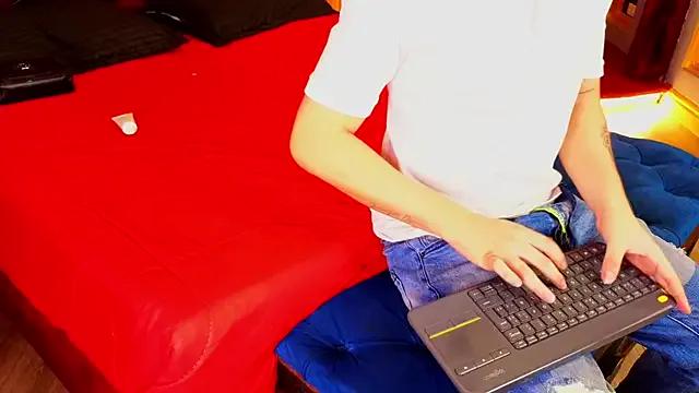 Freechat MarcoVitto on StripChat