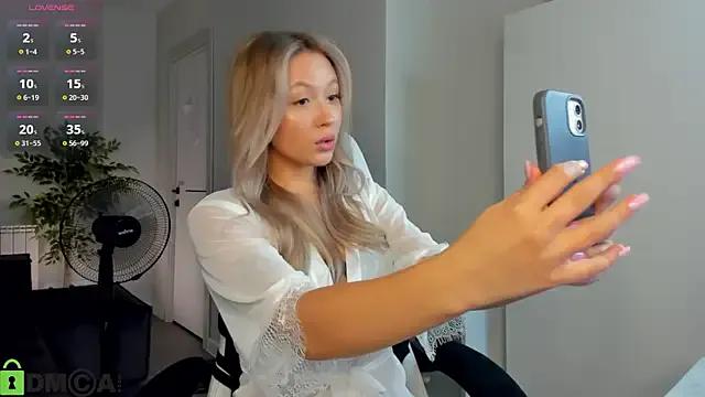 Freechat Margo-pvt on StripChat