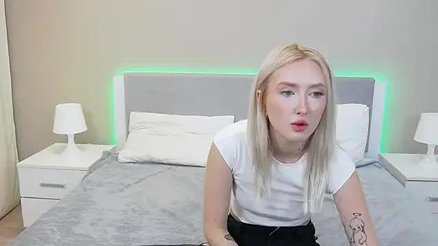 MarianeSun — twerk
