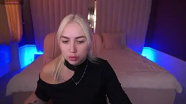 StripChat MariellaVi is Freechat MariellaVi — dance topless