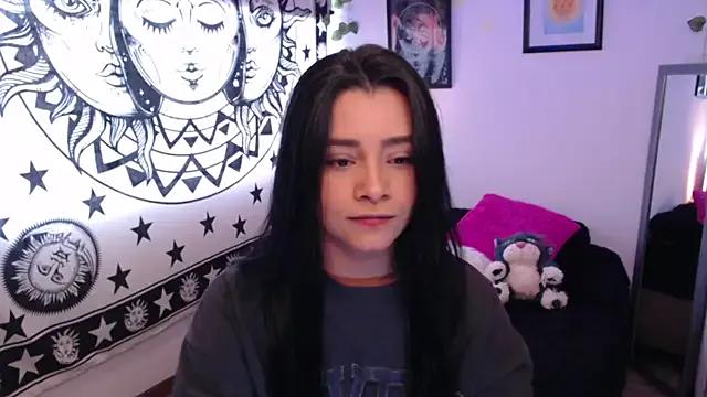 StripChat MarilynWhite_ is Freechat MarilynWhite_ — Show my heels & Smoke Foot