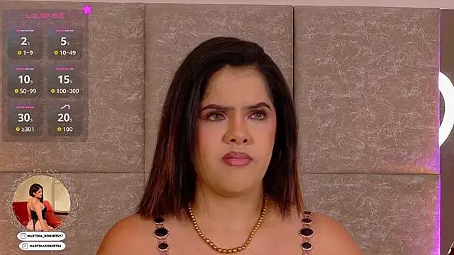 Martina-Roberts- — Body Tour Close-Up