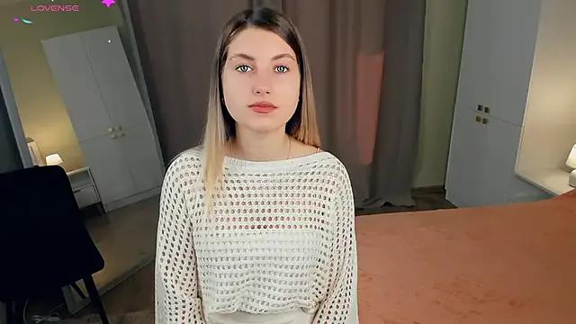 MartiRoyal — pull my sweater up