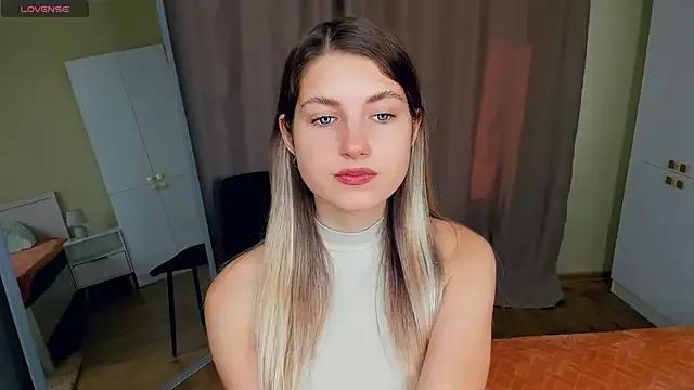 MartiRoyal — make my top so wet for see my nipples