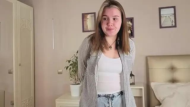 MaryCreeden — Squeeze and massage my titties