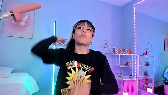 MaveParks_ — finger in my pussy 