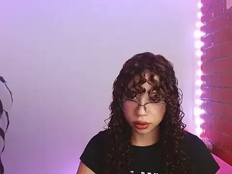 Medussa3303 — Show tits