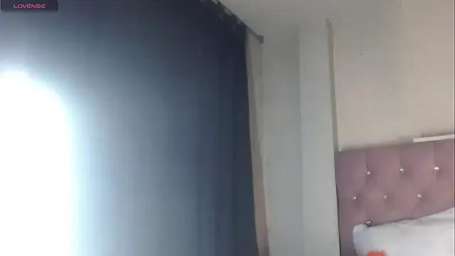 megan_f0xxx — Striptease