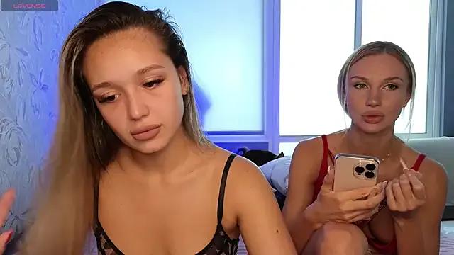 Freechat Megan_Kira on StripChat