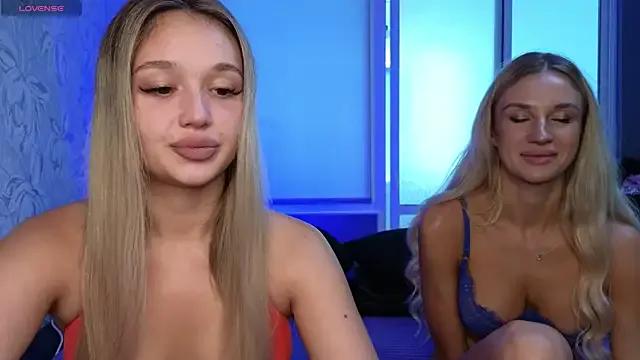 Freechat Megan_Kira on StripChat