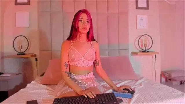 MeganBakerr_ — get fully naked and doggy