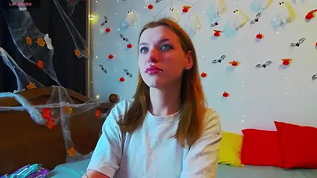 MeganNewCat — ORGASM!