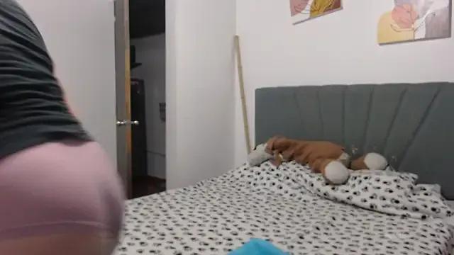 Meggan_n — FINGER IN MY PUSSY