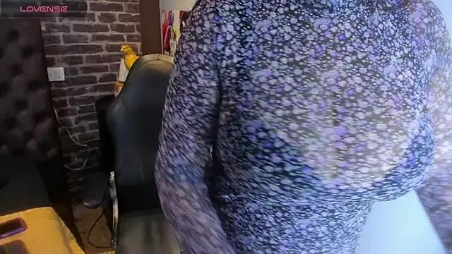 Meli28_ — PLAY WITH MY HUGE TITS