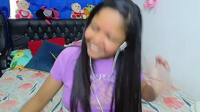 melikaronit2 — show boobs