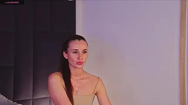 Melissa_loover — Apply oil on the ass and spank x5