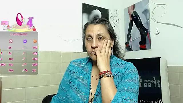 Freechat merlyna_goldens on StripChat