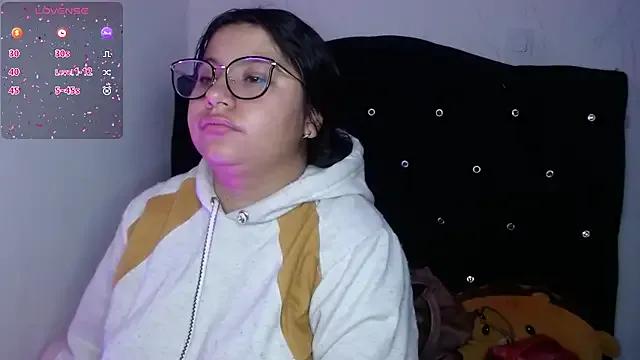 Miaa_Smiith1 — Open ass and spnak + rub 