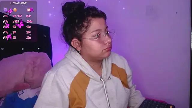 Miaa_Smiith1 on StripChat 