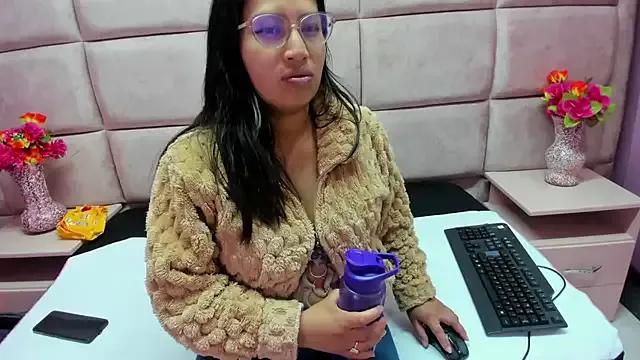 Miaa_Smiith_ — Freechat on StripChat