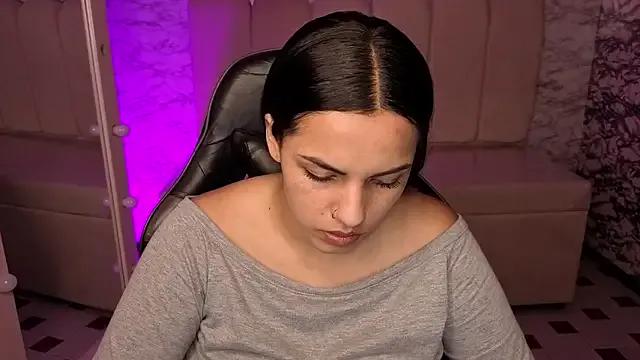 Mialover_v — Freechat on StripChat