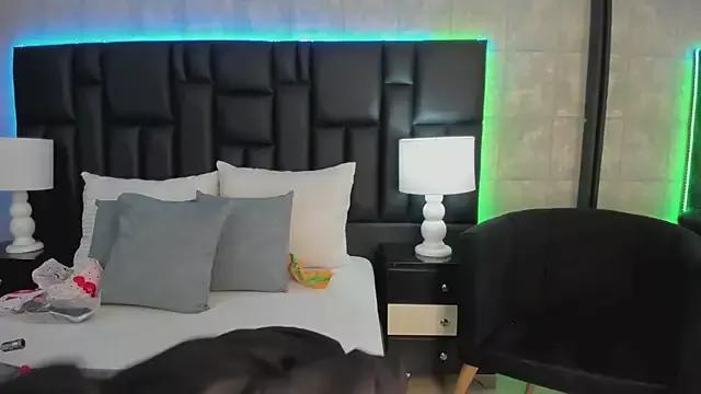 Freechat MiaSweeths on StripChat