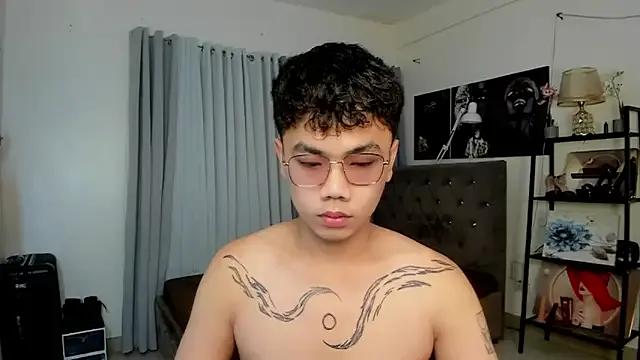 mightyhotcock — 3 BIG COCKS WAS READY TO EXPLODE 