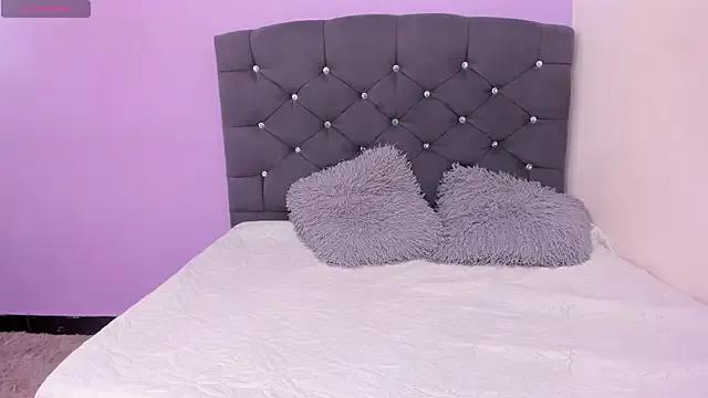 miichelle_0 — Rub nipples  