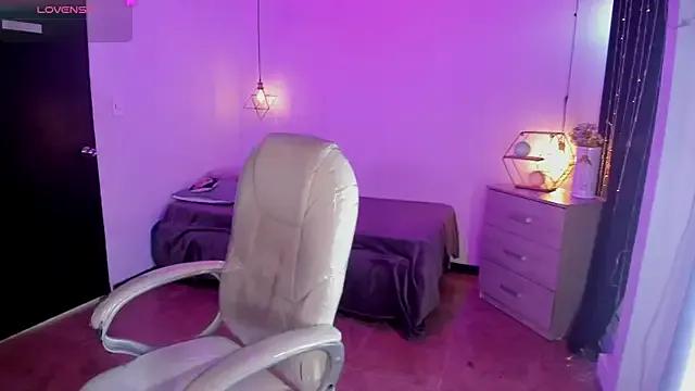 Miiss_Greyy on StripChat 