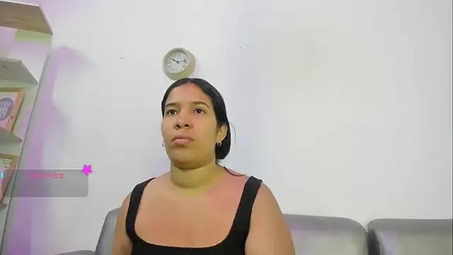 Miiss_Greyy on StripChat 