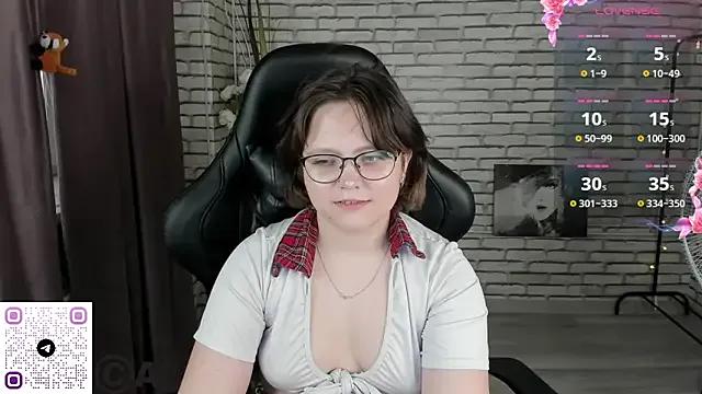 StripChat Mila__Cutee is Freechat Mila__Cutee — Naughty hand in my panties