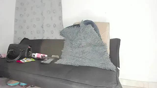 mila_dash — show cum