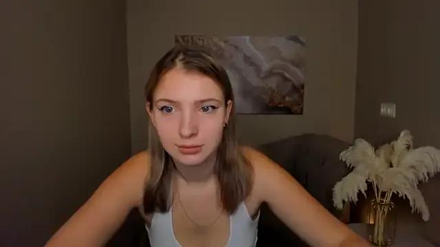 MilinaMorris — spank ass hard  5 times