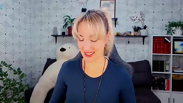 MillaXQueen — Goal- Sexy dance !!