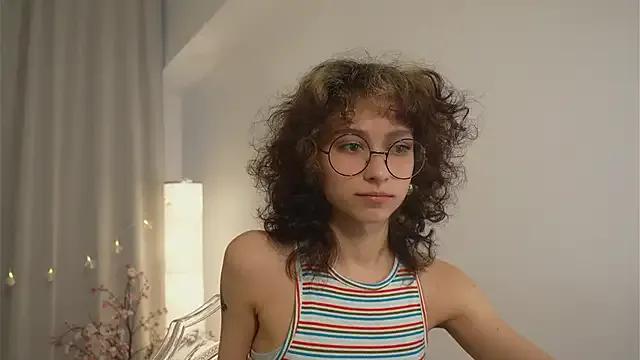 MimiLicks — suck fingers