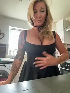 MimiMaee — Spank Ass 5x