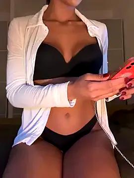 Minaaaa02 — ma petite chatte de chienne