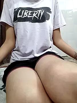miss_raavy — Threesome fuck ass and pussy