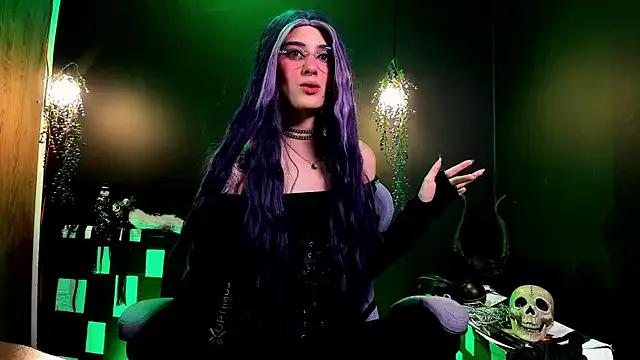 MissAmeliablack —  goddess   i love  horns 