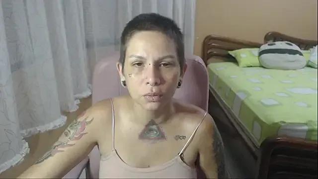 Freechat moon_cat85 on StripChat