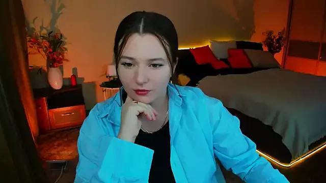 Moonvelle — Dress me in a silk robe