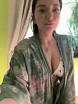 Freechat MooonReal on StripChat
