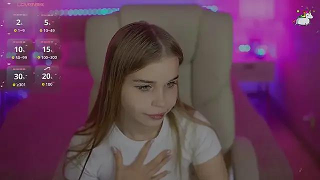 MyLolaSky — Freechat on StripChat