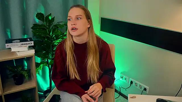 Freechat NadinePogar on StripChat