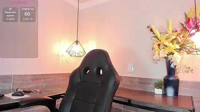 NahiaraGray — FULL NAKED/ RIDE DILDO