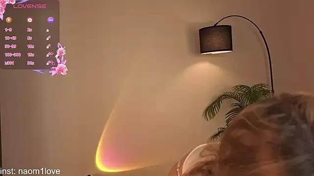 Freechat Naomi_Girly on StripChat