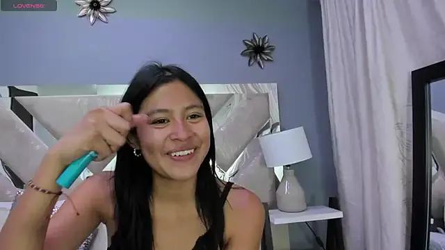Freechat nayara_macherano on StripChat